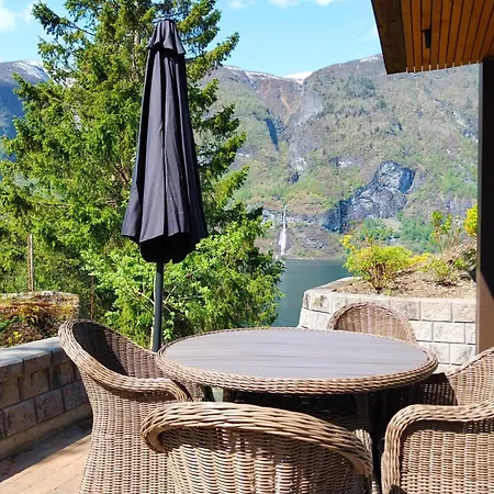 Otnes Fjordside Aurland