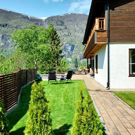 Otnes Fjordside * Aurland