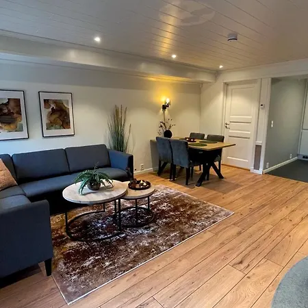 Appartement Otnes Fjordside - Large 80m2 860sqft Aurland